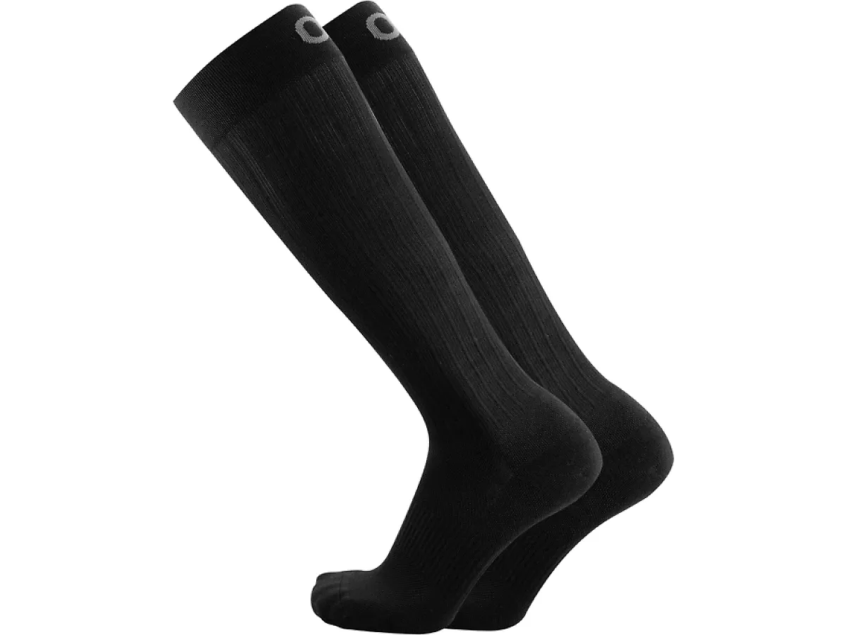 OS1st_TraveleSocks_black_1_720x