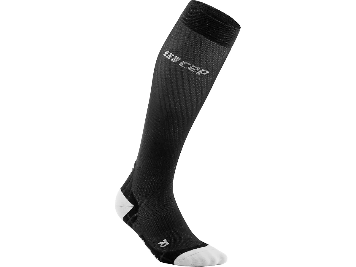 Run-Ultralight-Compression-Socks-black-lightgrey-WP40IY-WP50IY-front-1